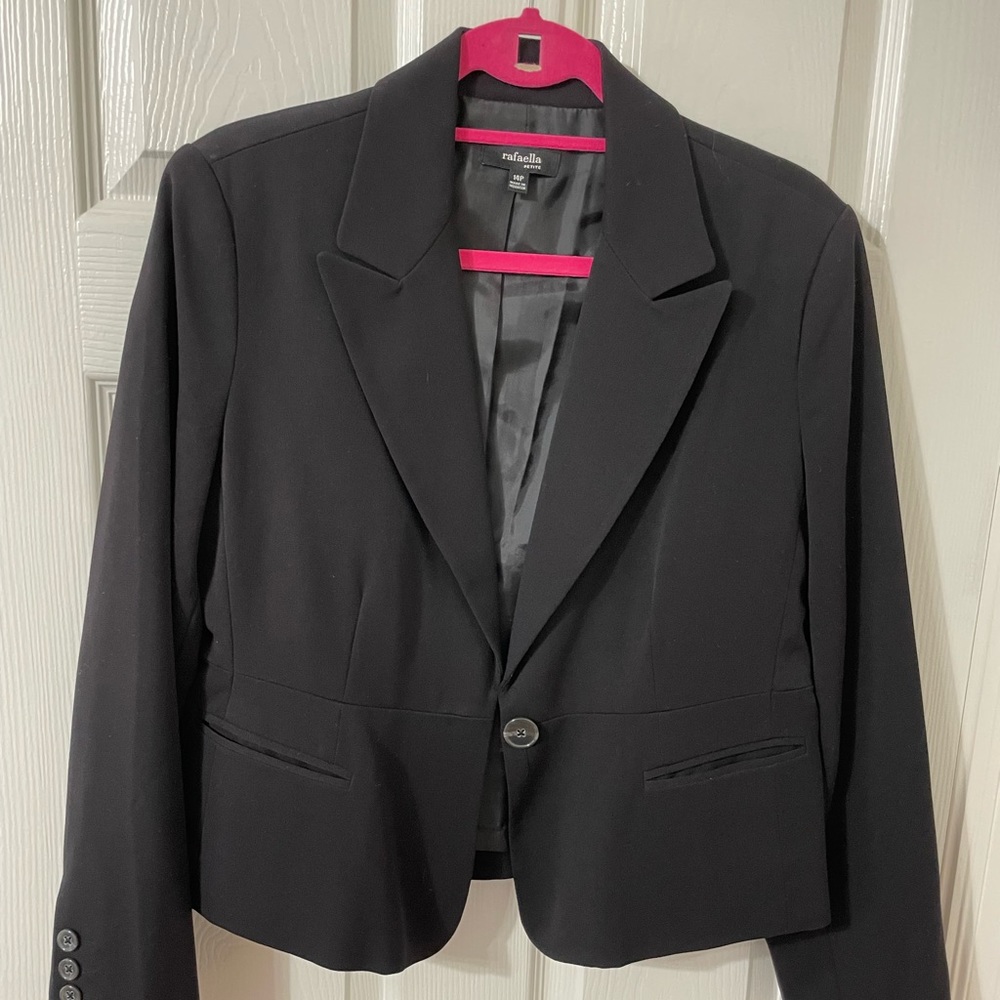 Black crop blazer